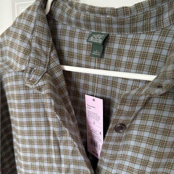 Women’s button down plaid - Picture 3 of 3